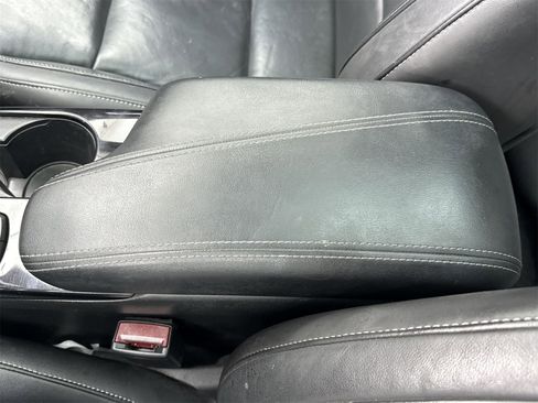 Used 2017 INFINITI QX30 Premium w/ Navigation Package image 37