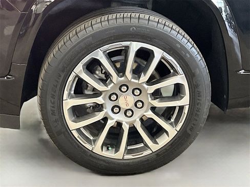 Used 2022 GMC Acadia Denali w/ Denali Ultimate Package image 34