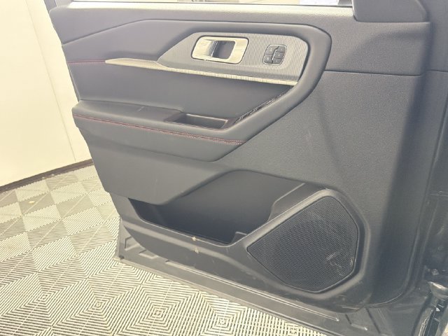 Used 2026 Ford Explorer ST-Line w/ ST-Line Street Pack RWD image 12