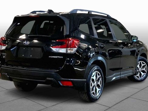 Used 2019 Subaru Forester Premium w/ All-Weather Package image 12