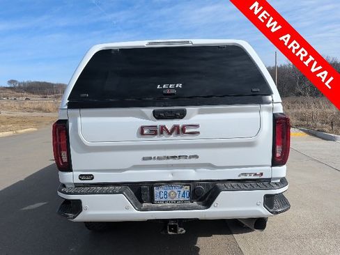 Used 2023 GMC Sierra 2500 AT4 w/ AT4 Preferred Package image 4