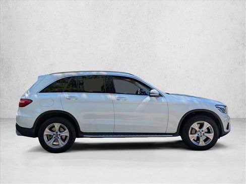 Used 2018 Mercedes-Benz GLC 300 4MATIC image 4