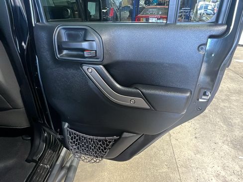 Used 2017 Jeep Wrangler Unlimited Sport AWD/4WD image 17