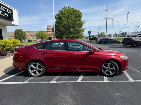 Used 2013 Ford Fusion SE FWD image 6