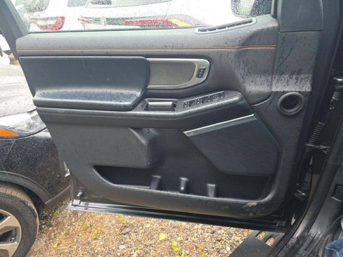 Used 2025 Ford Expedition Tremor AWD/4WD image 5