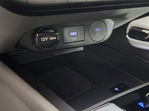 Certified 2025 Hyundai Elantra SEL FWD image 27