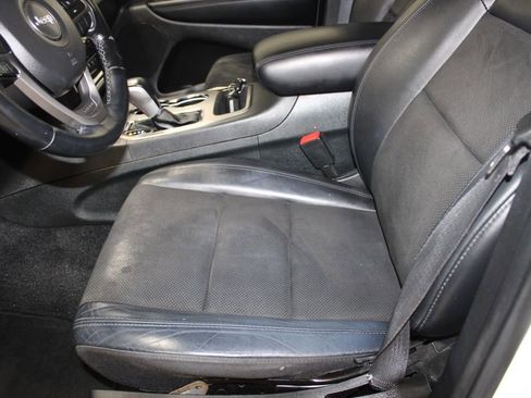 Used 2022 Jeep Grand Cherokee Laredo X image 14