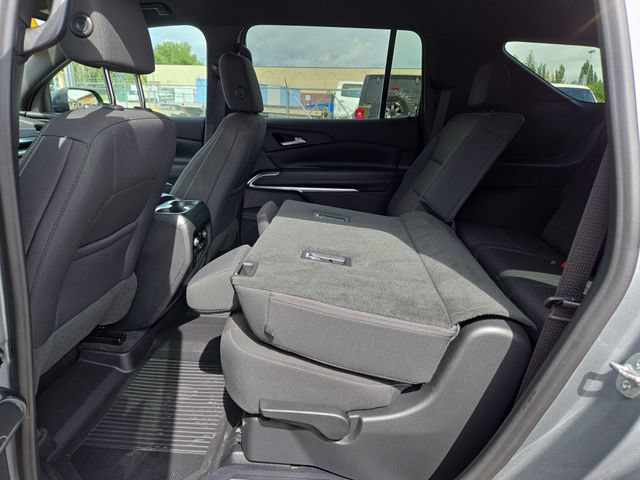 Used 2024 Chevrolet Traverse LT w/ Trailering Package AWD/4WD image 29