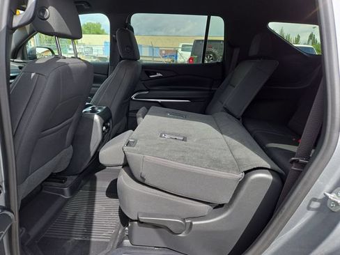 Used 2024 Chevrolet Traverse LT w/ Trailering Package AWD/4WD image 29