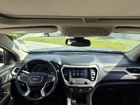 Used 2019 GMC Acadia Denali w/ Technology Package AWD/4WD image 18