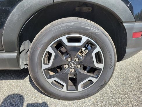 Used 2021 Ford Bronco Sport Outer Banks w/ Outer Banks Package image 11