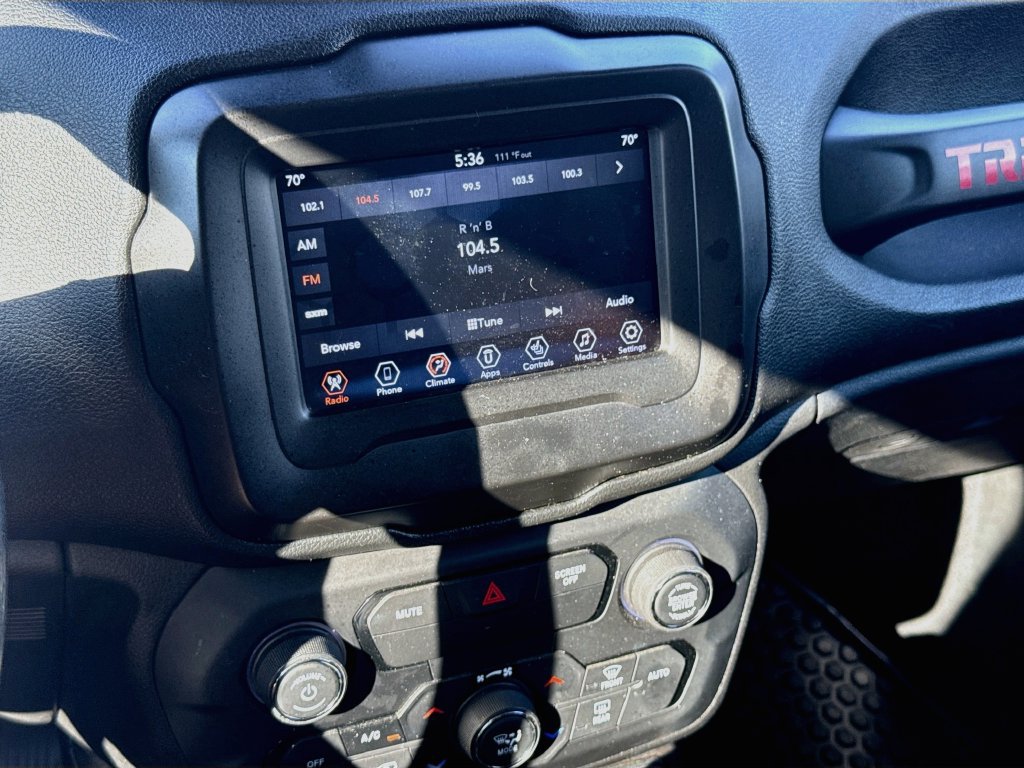 Used 2019 Jeep Renegade Trailhawk w/ Cold Weather Group II AWD/4WD image 15