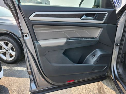 Certified 2023 Volkswagen Atlas SE w/ Panoramic Sunroof Package image 17