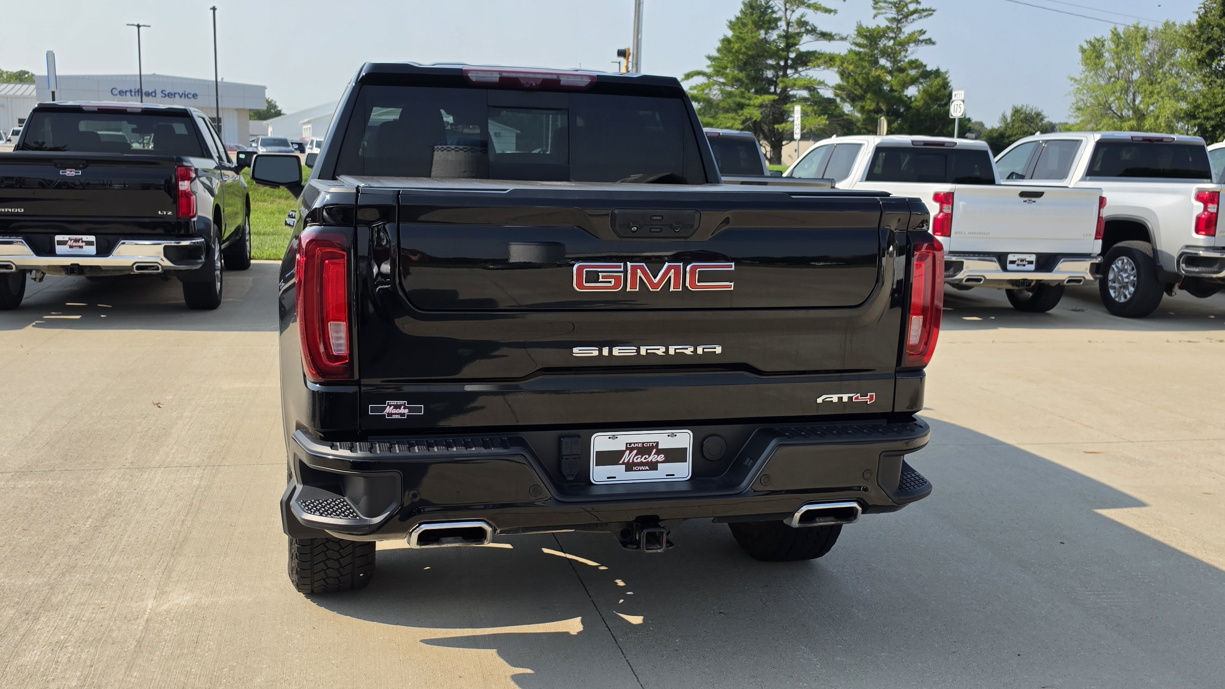 Certified 2023 GMC Sierra 1500 AT4 w/ Technology Package AWD/4WD image 6
