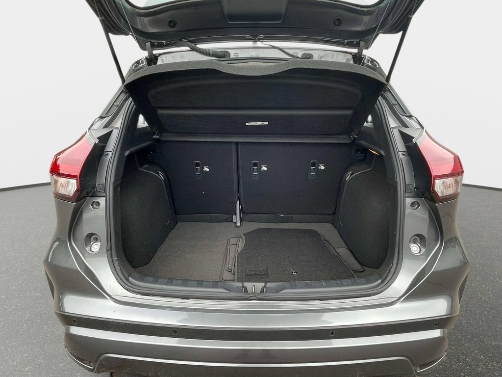 Used 2023 Nissan Kicks SR w/ SR Premium Package FWD image 10