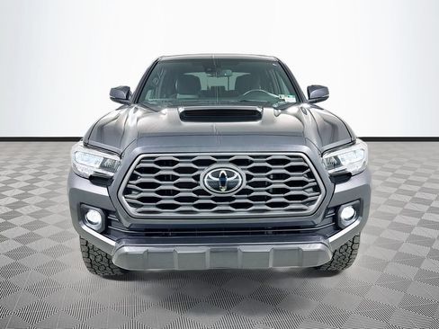 Used 2022 Toyota Tacoma TRD Sport w/ Technology Package AWD/4WD image 2