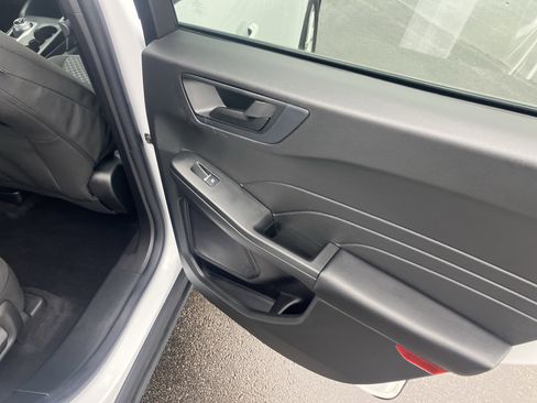 Used 2023 Ford Escape Active image 11