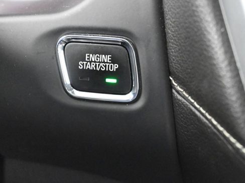 Used 2021 GMC Acadia SLT image 28