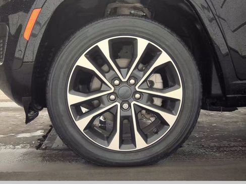 Used 2022 Jeep Grand Cherokee Overland w/ Adv Protech Group III image 14