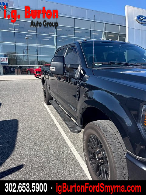 Used 2022 Ford F350 Lariat w/ Black Appearance Package AWD/4WD image 3