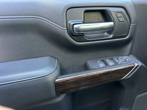 Used 2020 GMC Sierra 1500 SLE w/ X31 Off-Road Package image 11