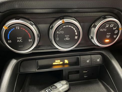 Used 2020 FIAT 124 Spider Abarth w/ Convenience Group image 24