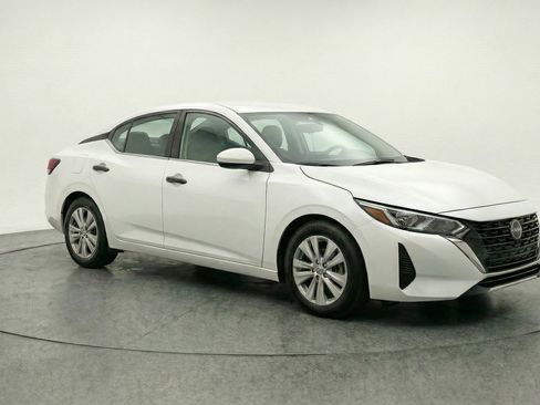 Used 2025 Nissan Sentra S image 1