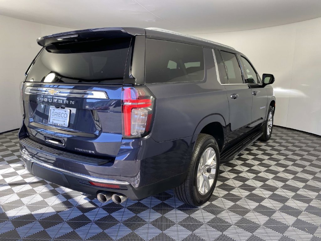 Used 2023 Chevrolet Suburban Premier AWD/4WD image 10