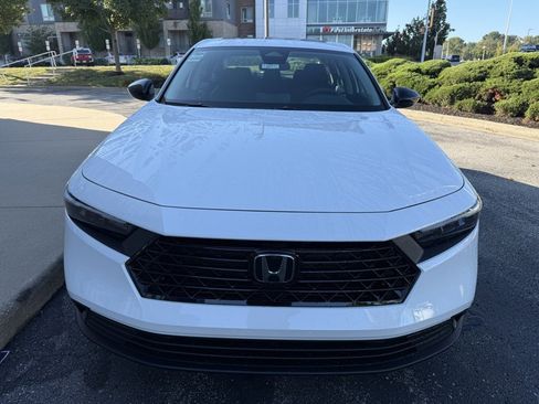 New 2025 Honda Accord SE image 11