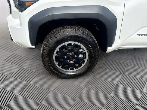 Used 2024 Toyota Tacoma TRD Off-Road AWD/4WD image 35