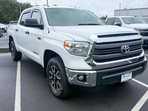 Used 2015 Toyota Tundra SR5 w/ TRD Off Road Package AWD/4WD image 1