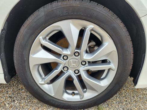 Used 2019 Honda Accord LX image 10