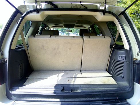 Used 2006 Lincoln Navigator Ultimate image 10