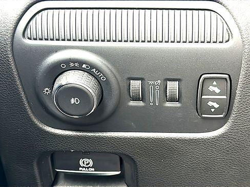 Used 2024 Jeep Wagoneer L Series II image 36