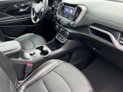 Used 2024 GMC Terrain AT4 image 21