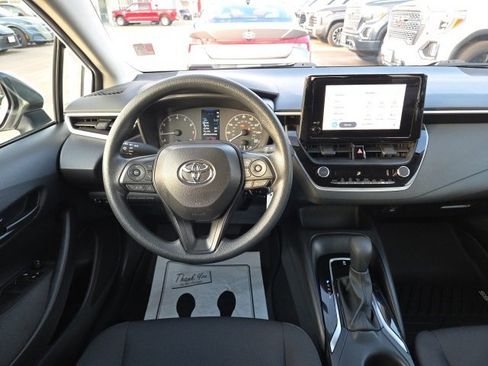 Used 2025 Toyota Corolla LE image 21