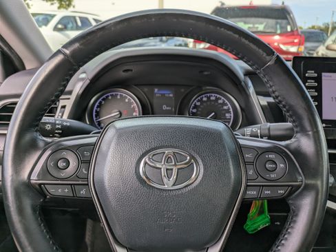 Used 2021 Toyota Camry SE image 23
