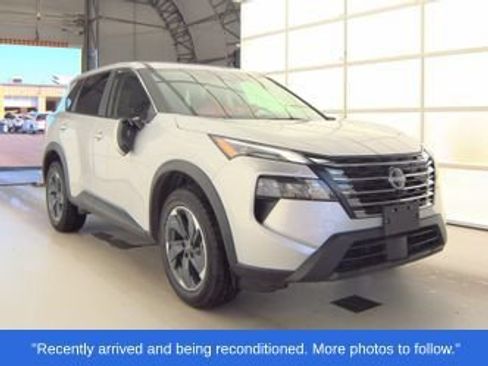 Used 2025 Nissan Rogue SV FWD image 1