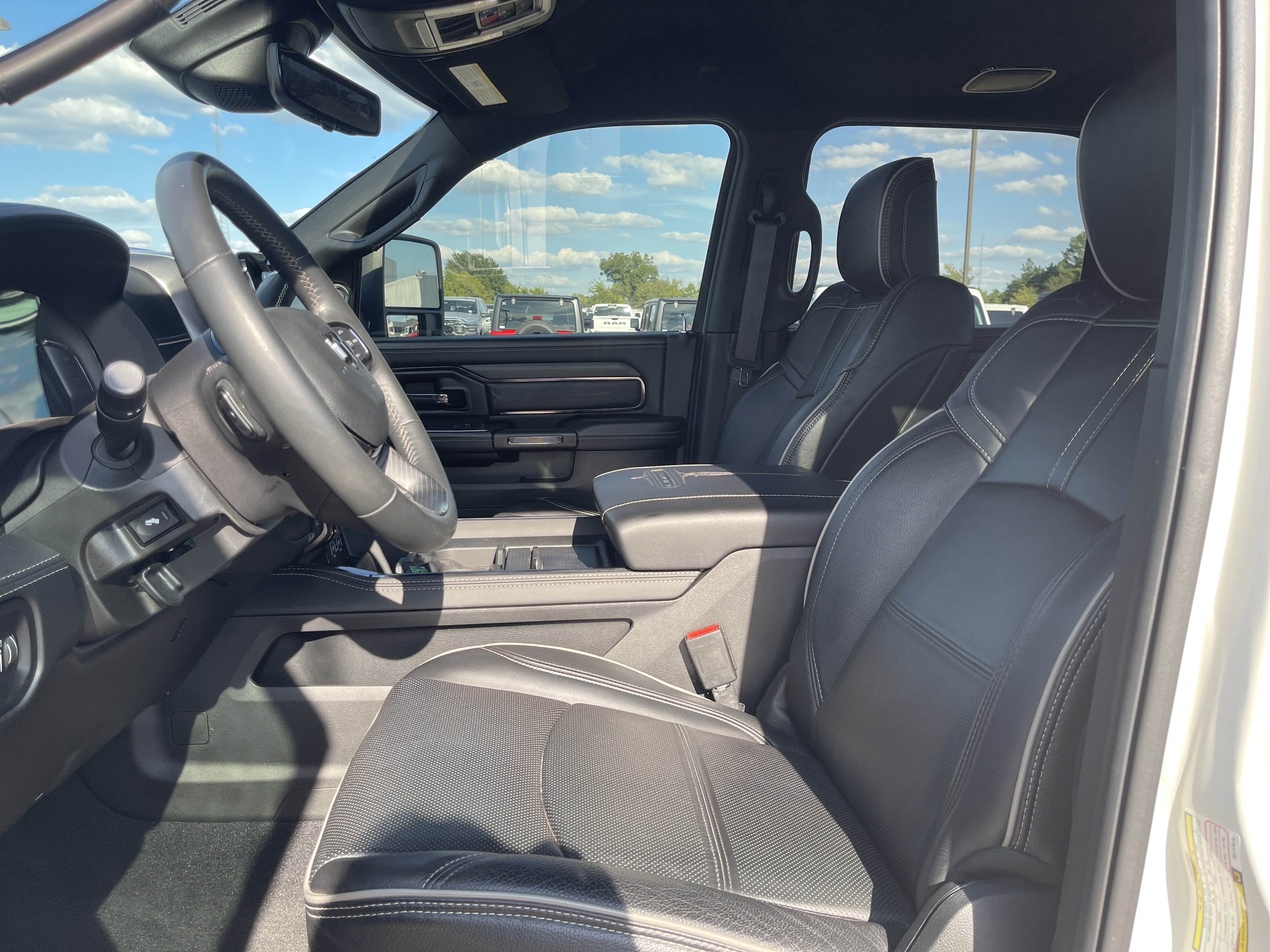 Used 2024 RAM 2500 Limited AWD/4WD image 35