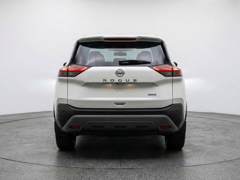 Used 2025 Nissan Rogue SV image 7