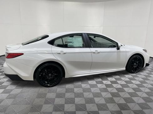 Used 2026 Toyota Camry SE w/ Multimedia Upgrade Package FWD image 8