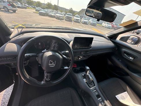 Used 2025 Honda HR-V Sport image 5