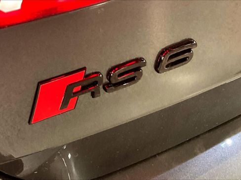 Used 2025 Audi RS 6 performance image 35