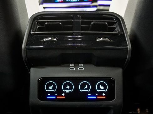 Used 2025 BMW M5 Base w/ Carbon Package image 22