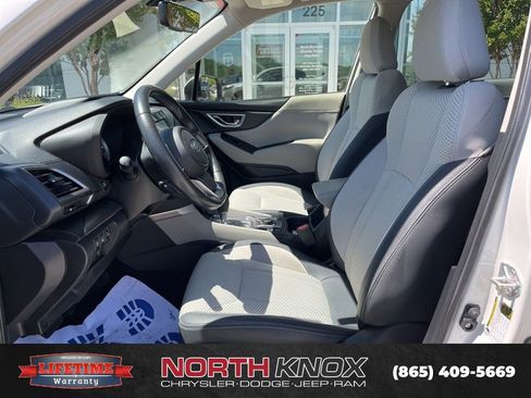Used 2023 Subaru Forester Premium AWD/4WD image 3