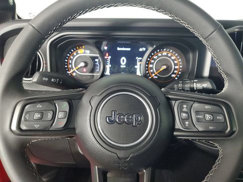 Used 2025 Jeep Wrangler Unlimited Rubicon AWD/4WD image 24