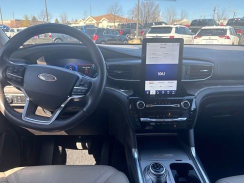 Used 2022 Ford Explorer Platinum w/ Equipment Group 601A image 13