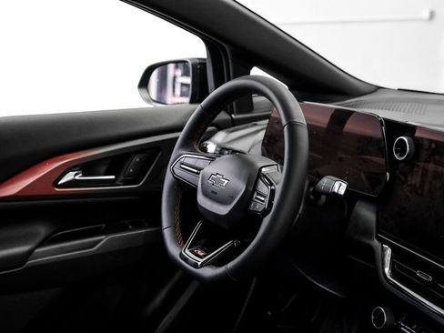 Used 2026 Chevrolet Equinox EV RS FWD image 14