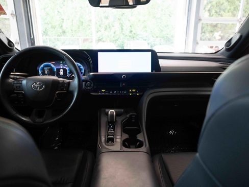 Used 2023 Toyota Crown AWD/4WD image 20
