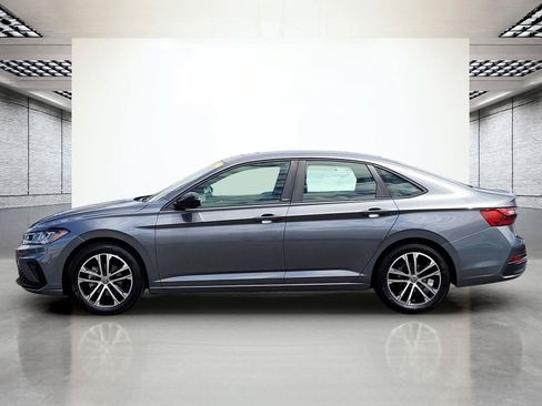 Certified 2025 Volkswagen Jetta Sport FWD image 10